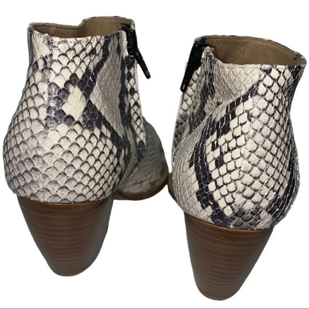 Alberto Zago Women’s Size 36.5 6 Black White Python Snakeskin Ankle Boots